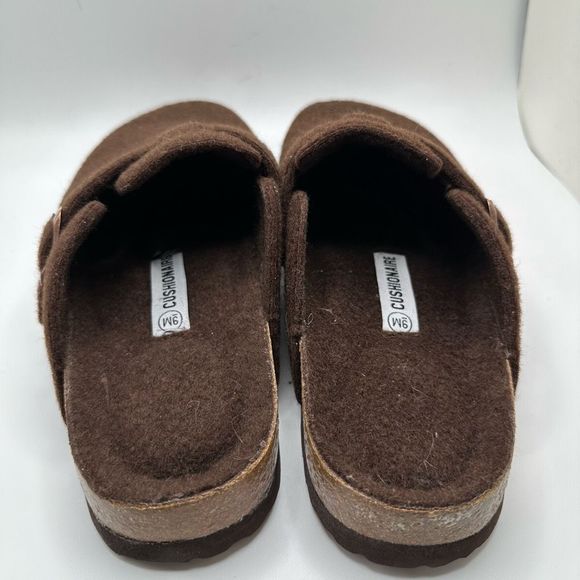 CUSHIONAIRE Womens Clog 9 BROWN - Picture 4 of 7